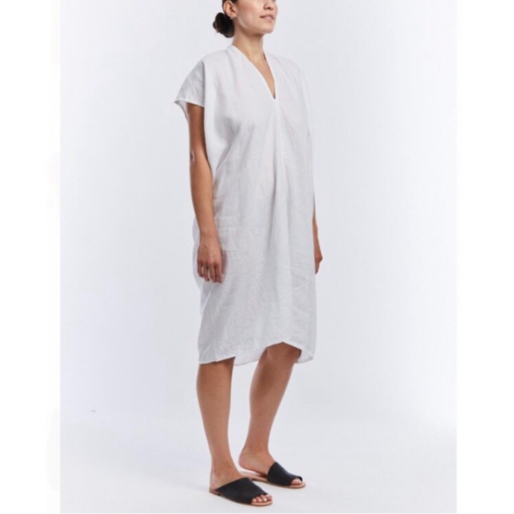 Miranda Bennett
Everyday dress in white linen